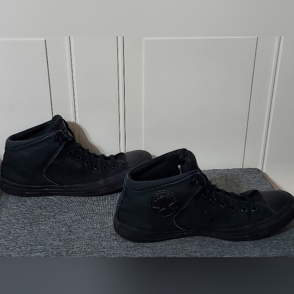 Converse - Picture 1 of 8